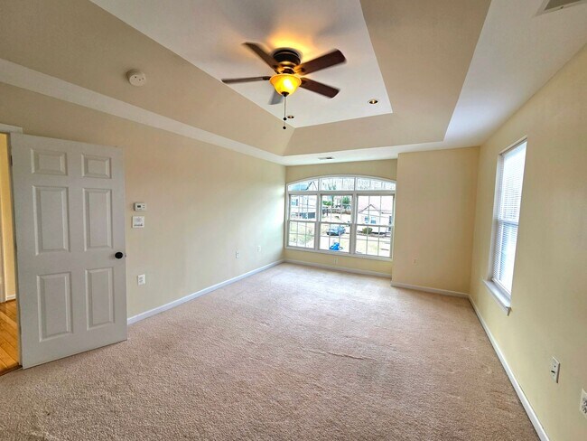 Building Photo - Lovely 3 BR/2.5 BA Single-Family Home in O...