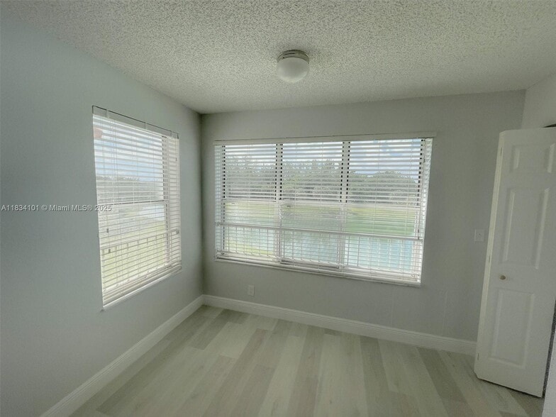 Building Photo - 3310 Pinewalk Dr N