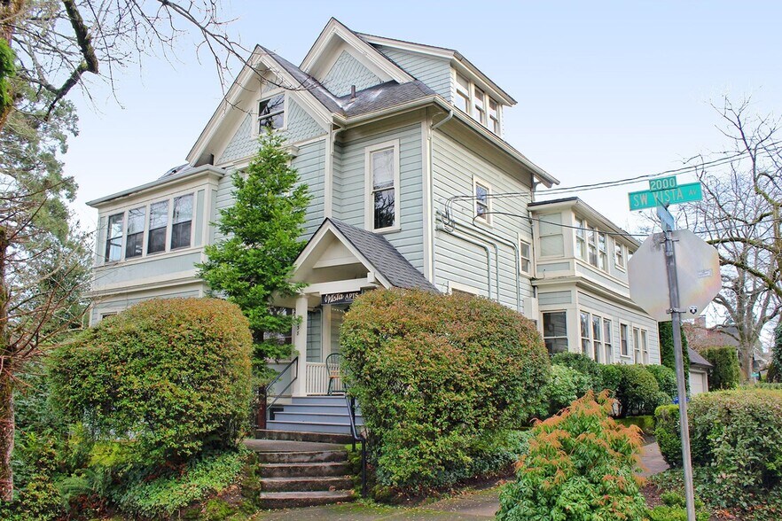 Building Photo - 2234-2238 SW Vista Ave