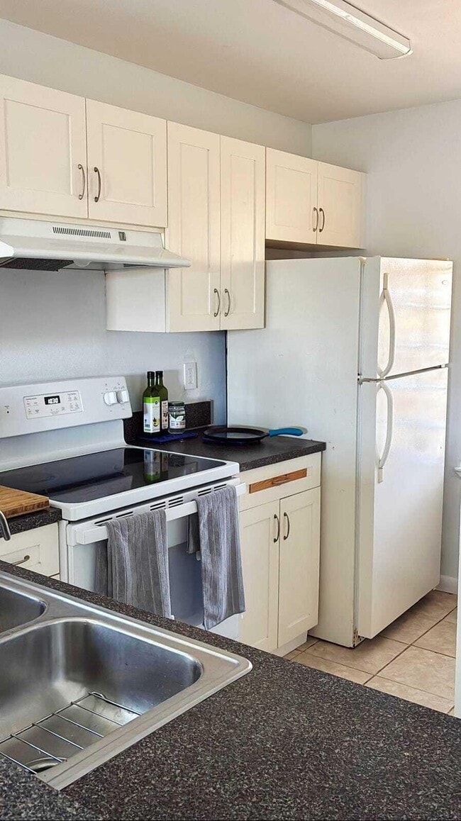 Building Photo - 4863 Via Palm Lakes