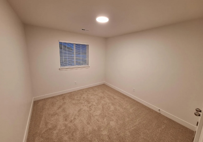 Building Photo - 4 bedroom/2.5 bathroom Townhome in Eagle Mountain