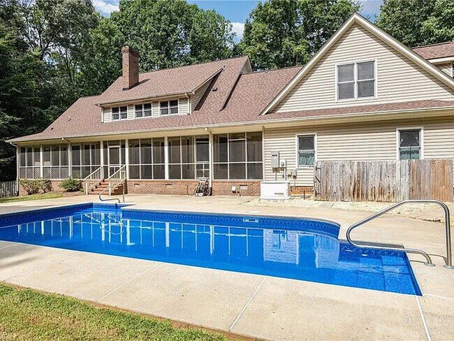 Building Photo - Earn Wealth While Leasing - Like a Homeown...