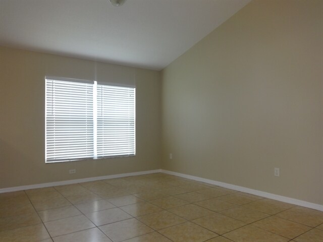 Building Photo - 227 Sikes Ct