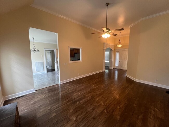 Building Photo - 2627 Isaiah Dr