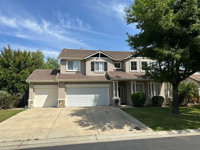 Building Photo - North Stockton 4 Bedroom 3 Bath Home