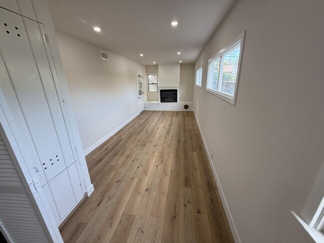 Building Photo - 3 brd, 1 bath located  in the Chandler Bike Path Neighborhood