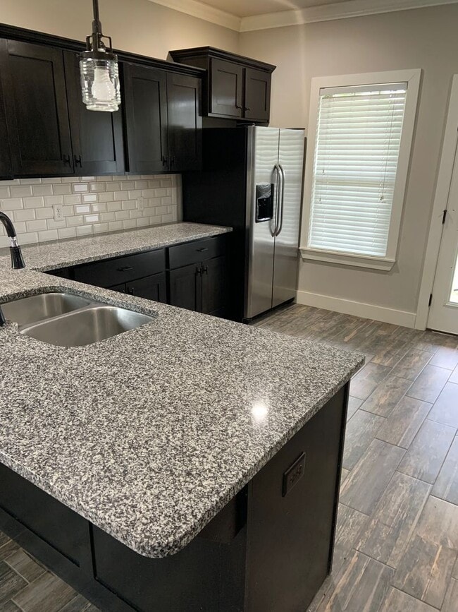 Building Photo - BEAUTIFUL HOME IN GREAT LOCATION!