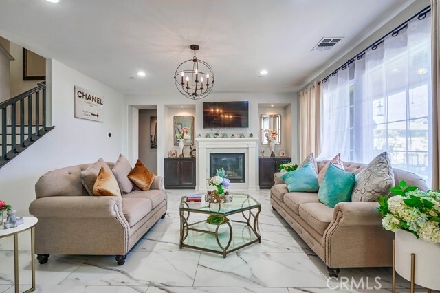Building Photo - 6850 Lucite Dr