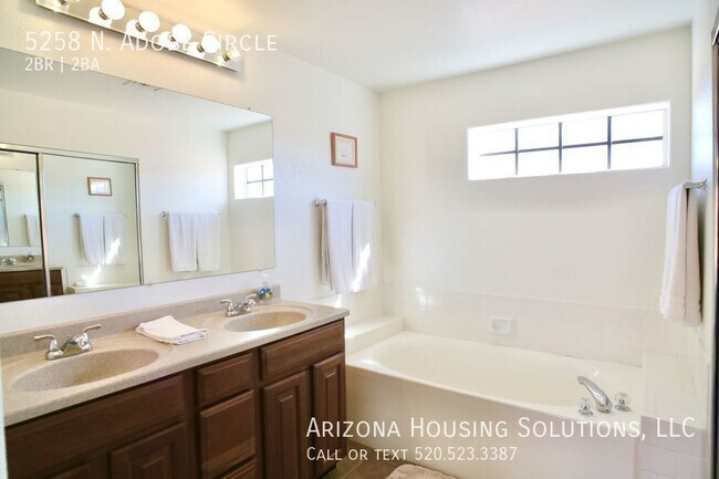 Building Photo - 5258 N Adobe Cir