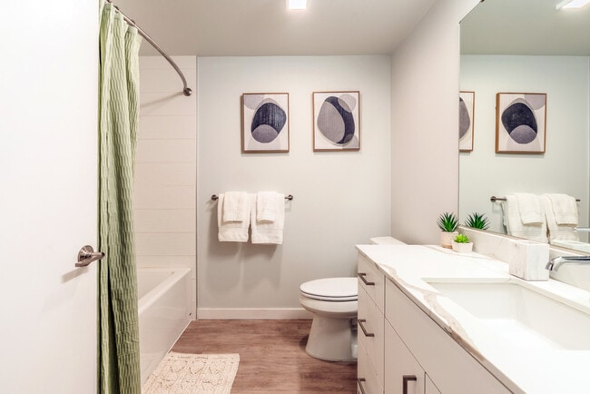 Building Photo - 320 Queen Anne Ave N