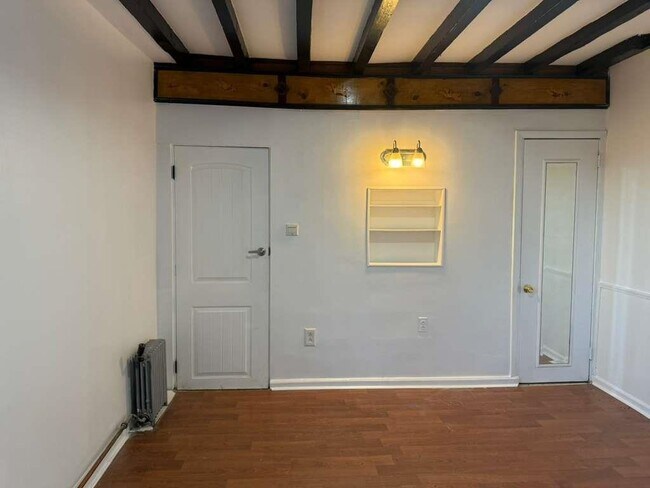 Building Photo - 9005 Riverside Pl