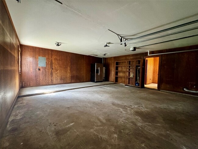 Building Photo - 24231 Shellbrook Dr