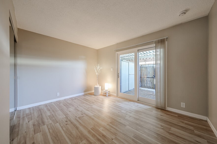 Building Photo - 6818 N 35th Ave