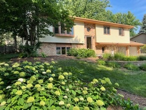 Building Photo - Spacious 5-Bedroom Split-Level in Southwest Sioux Falls with 4-Season Room & Fenced Yard!