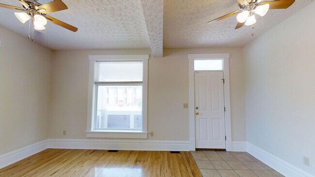 Building Photo - 225 E 11th Ave