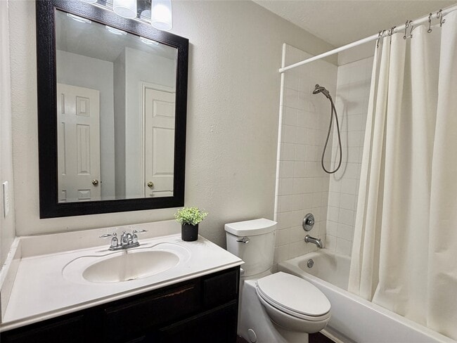 Building Photo - 6622 Grant Dr