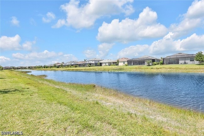 Building Photo - 2127 Hamlin St