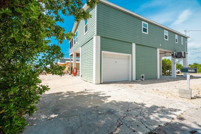 Building Photo - 750 91st St