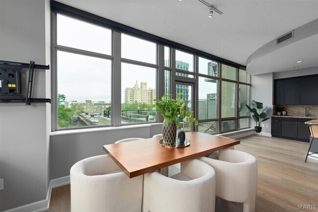 Building Photo - 4909 Laclede Ave