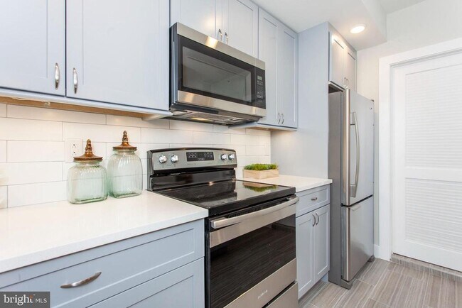 Building Photo - 1533 Parrish St