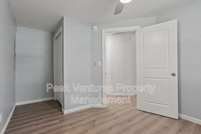 Building Photo - 704 Fairfax St