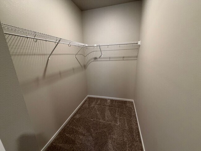 Building Photo - Stunning 3 Bed, 2 Bath Home in Spokane!