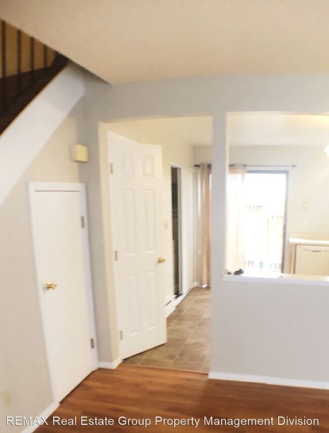 Building Photo - 2 br, 1 bath House - 749 Alexander Rd. Unit B