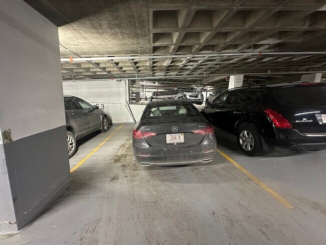 Building Photo - 566 Commonwealth Ave