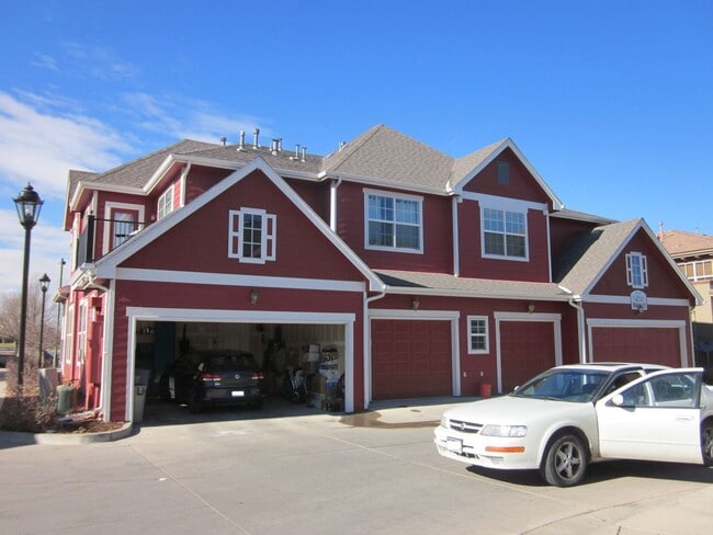 Building Photo - Beautiful 2 bedroom 2 1/2 bath plus loft in Central Park! More pics to come