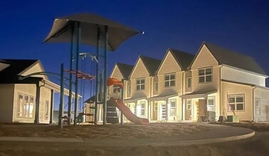 Building Photo - 702 Makenzie River Rd