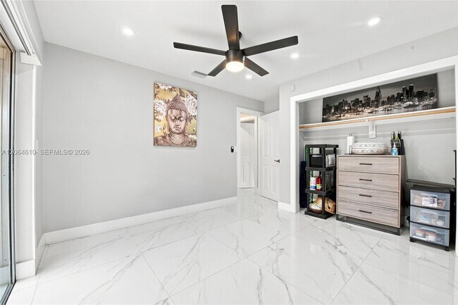 Building Photo - 821 Ramblewood Dr