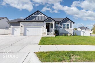 Building Photo - Spacious 3-Bedroom Basement Apartment – Al...
