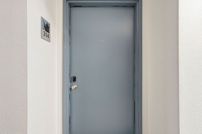 Building Photo - 2000 Post St