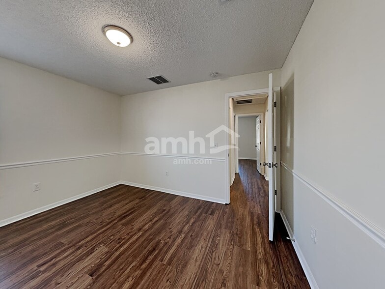 Building Photo - 311 Hartwell Ln
