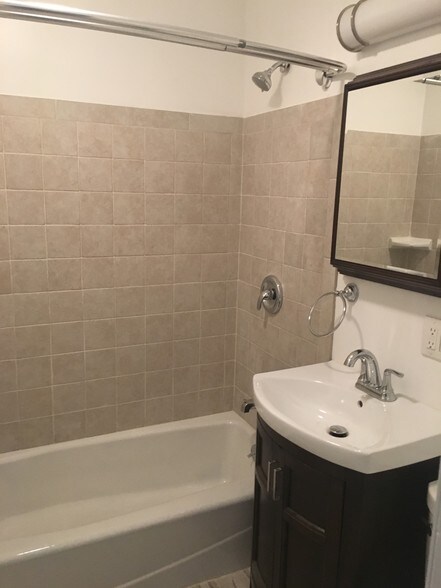 Building Photo - 710 Grand Ave