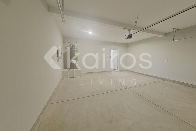 Building Photo - 5062 Cobalt Fls Bnd
