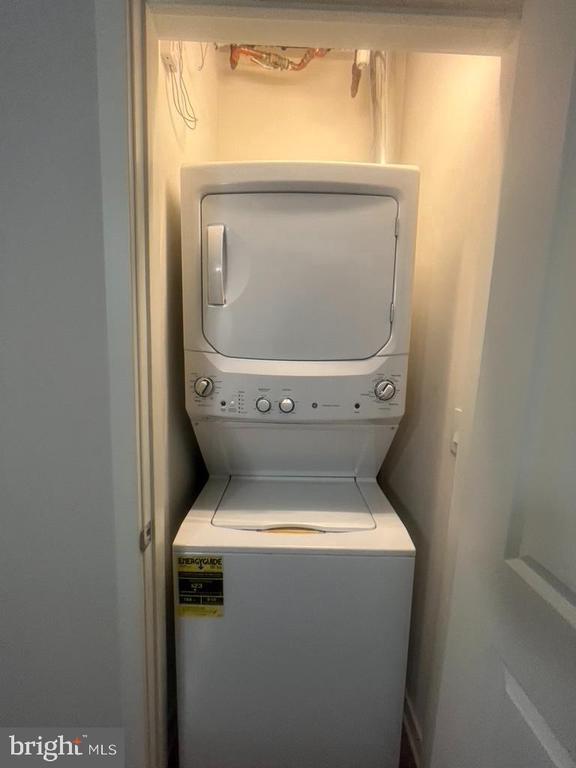 Building Photo - 401 Race St