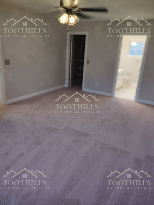 Building Photo - 901 Autumn Oaks