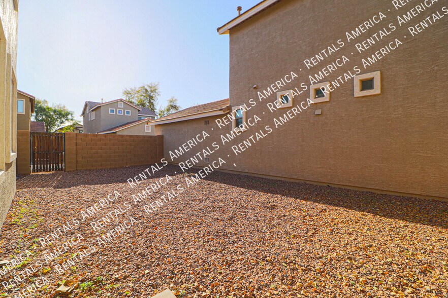 Building Photo - 2715 S Cupertino Dr