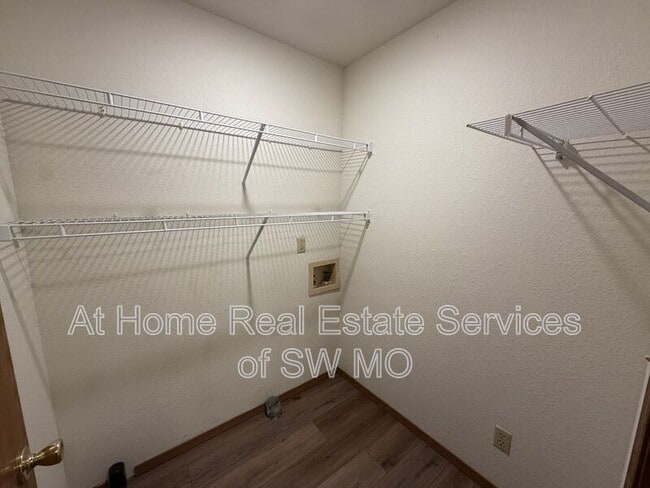 Building Photo - 757 E Bain St