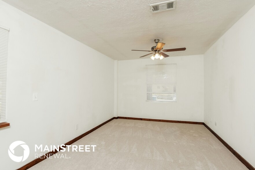 Building Photo - 811 Airport Ave SE