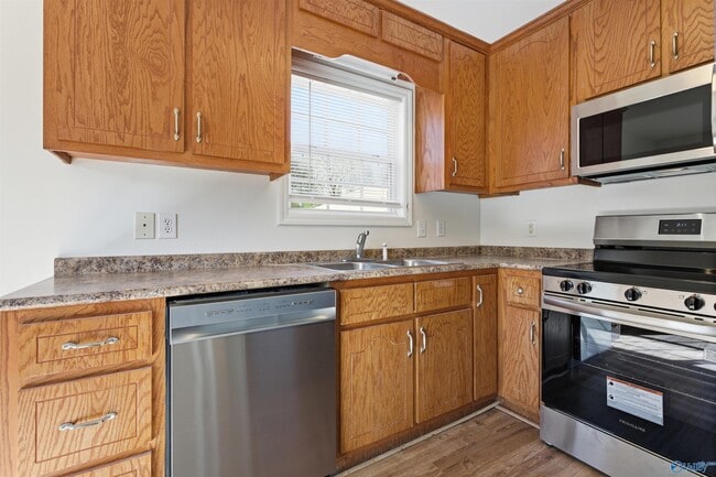 Building Photo - 104 Bataleur Ct