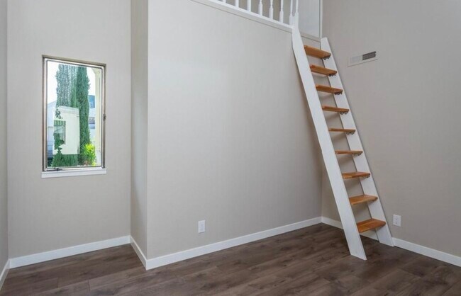 Building Photo - 61 Mozden Ln