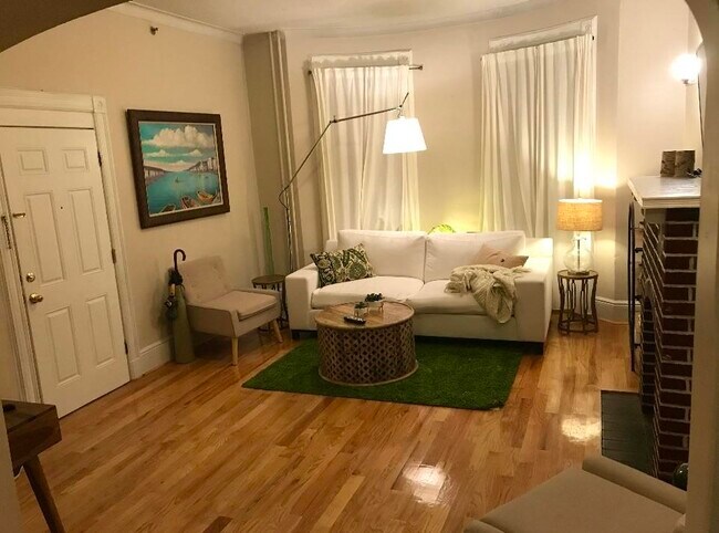 Building Photo - 927 18th St