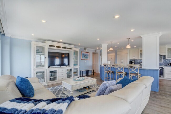 Building Photo - 2066 N Ocean Blvd
