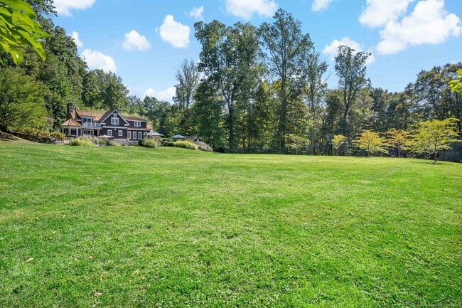 Building Photo - 15 Catamount Rd