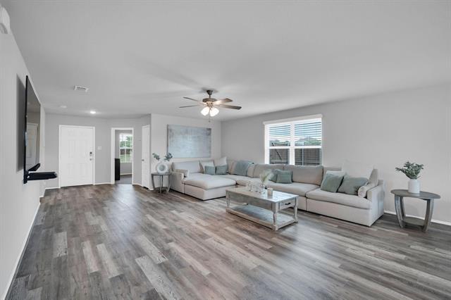 Building Photo - 613 Mayfield Dr