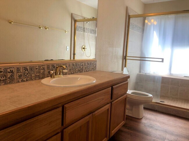 Building Photo - 3/2 home in Lake Wildwood Gated Community, Penn Valley, CA 95946