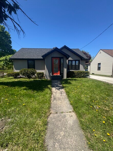 Front of house - 508 Sweet Home Rd