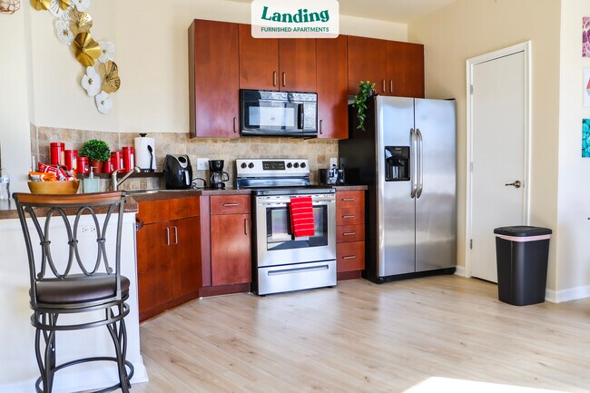 Building Photo - 898 Oak St NW